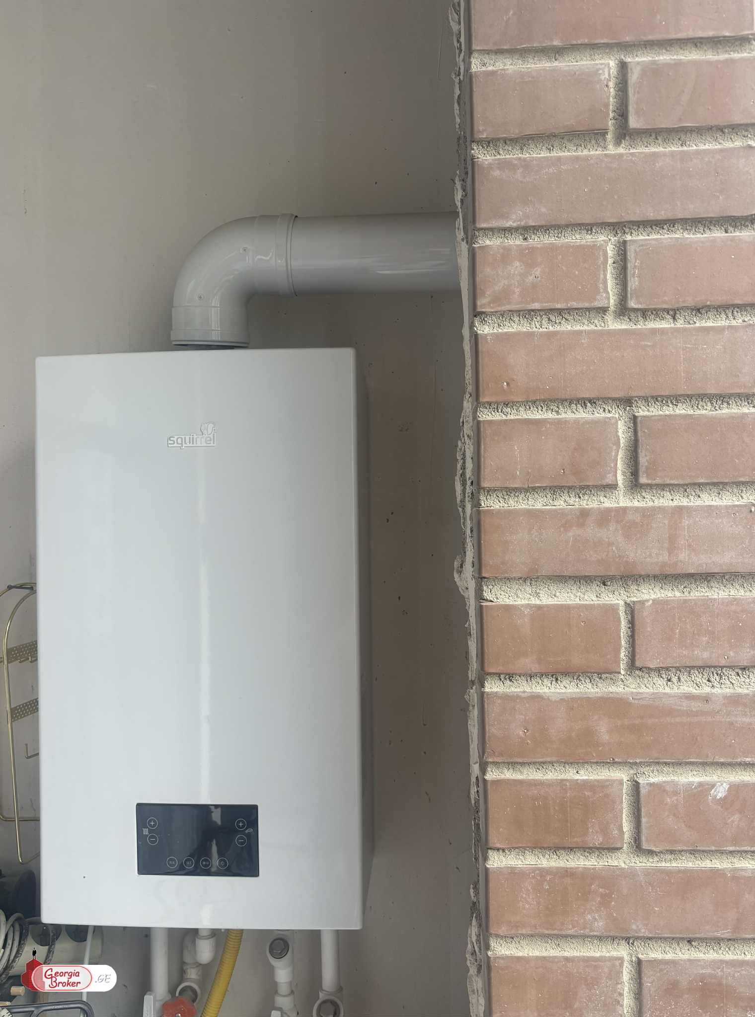 продается квартира с новым ремонтом 3-комнаты